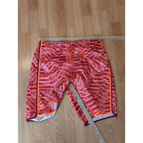 Nike Board Shorts Swim Trunks Mens Large Orange Red Geometric Board Surfing - Picture 7 of 7